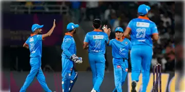 Read more about - Masters League | মাস্টার্স লিগেও দাপুটে 'মাস্টার ব্লাস্টার'! শচীন, যুবিদের ঝোড়ো ব্যাটিংয়ে উড়ে গেলো ইংল্যান্ড
