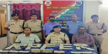 Read more about - হাওড়া স্টেশন থেকে নগদ ২৫ লক্ষ টাকা সমেত গ্রেফতার করা হল এক ব্যক্তিকে
