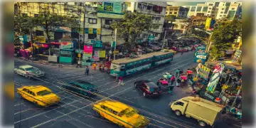 Read more about - Weather Update | বৃষ্টির করাল কবল থেকে রেহাই? একনজরে কলকাতার আজকের আবহাওয়া