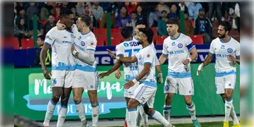 Read more about - ISL | স্টিফেন-জাভি ম্যাজিকে নর্থইস্ট ইউনাইটেডকে উড়িয়ে সেমিফাইনালে পৌঁছলো জামশেদপুর, প্রতিপক্ষ মোহনবাগান