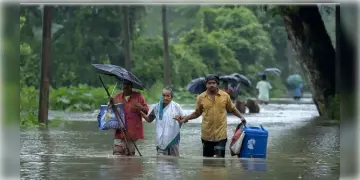 Read more about - Weather | ডুয়ার্সে প্রবল বর্ষণে জলমগ্ন একাধিক এলাকা! হাতনিকুন্ড ব্যারাজের কারণে দিল্লিতে বন্যা পরিস্থিতি?