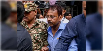 Read more about - Sandip Ghosh | 'চোর' স্লোগান, সপাটে চড়ের পর এবার সাসপেন্ড, সন্দীপ ঘোষকে সাসপেন্ড করল স্বাস্থ্য দফতর