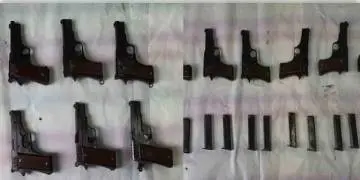 Read more about - কলকাতায় ফের উদ্ধার অস্ত্র, গ্রেফতার এক মহিলা সহ ৩ জন