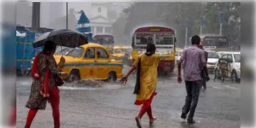 Read more about - বর্ষার প্রবেশের পর উত্তরবঙ্গে প্রবল বৃষ্টিপাত, ভ্যাপসা গরম বাড়ছে দক্ষিণবঙ্গে