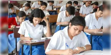 Read more about - মাধ্যমিক ও উচ্চ মাধ্যমিক পরীক্ষাকেন্দ্র গুলিতে অসুস্থ পরীক্ষার্থীদের জন্য আইসোলেশন রুমের ব্যবস্থা করা হচ্ছে