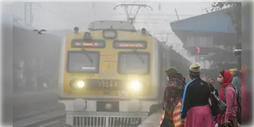 Read more about - Train Cancel | ফের ট্রেনযাত্রী ভোগান্তির আশঙ্কা, শনি থেকে সোম একাধিক লোকাল ট্রেন বন্ধ থাকবে হাওড়া ডিভিশনে