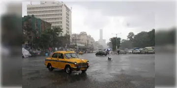 Read more about - Weather Update | সপ্তাহ জুড়ে বৃষ্টির পূর্বাভাস, আজ ৬টি জেলায় মুষলধারে বৃষ্টির সম্ভাবনা! তাহলে কি বর্ষা ঢুকলো দক্ষিণবঙ্গে?