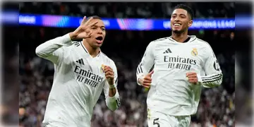 Read more about - Real Madrid vs Man City | রিয়াল ঝড়ে উড়ে গেলো ম্যাঞ্চেস্টার সিটির রক্ষনভাগ, সৌজন্যে এমবাপ্পের হ্যাটট্রিক !
