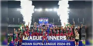 Read more about - Mohun Bagan |  যুবভারতী পুরো মোহনভারতী, অপরাজেয় রেকর্ড রেখে লিগ শিল্ড জিতল মোহনবাগান