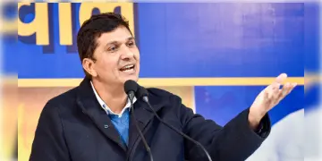 Read more about - Saurabh Bhardwaj | হাসপাতাল নির্মাণে হাজার কোটির দুর্নীতি, দিল্লির প্রাক্তন স্বাস্থ্যমন্ত্রী-আপ নেতা সৌরভ ভরদ্বাজের বাড়ি হানা দিলো ইডি