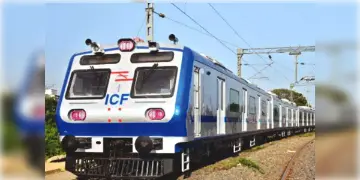 Read more about - AC local | যাত্রী সুবিধার্থে চাঁদপাড়া-মছলন্দপুর-অশোকনগরেও দাঁড়াবে এসি লোকাল, তালিকায় রয়েছে শ্যামনগর, বেলঘরিয়াও