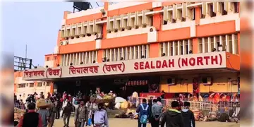 Read more about - Sealdah Station | অপরাধী ধরতে শিয়ালদহ স্টেশনে ব্যয় চার কোটি ! বসছে AI based FRS ১১৭টি ক্যামেরা!