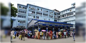 Read more about - SSKM | SSKM-এ শিশু চিকিৎসক সেজে নাবালিকাকে যৌন হেনস্থা, গ্রেপ্তার প্রাক্তন কর্মী