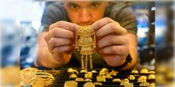 Read more about - Gold Price Today | আলোর মরশুম শেষ হতেই কমেছে সোনার দাম, নাগালে রুপোও, একনজরে আজকের দাম-দর