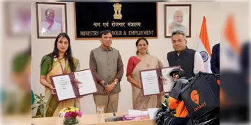 Read more about - Swiggy | তৈরী হবে ১০-১২ লক্ষ কর্মসংস্থানের সুযোগ! Swiggyর সঙ্গে মউ স্বাক্ষর করল শ্রম মন্ত্রক!