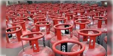 Read more about - LPG | ৭৫ লক্ষ বিনামূল্যে এলপিজি দেবে মোদি সরকার! উজ্জ্বল যোজনায় কীভাবে পাবেন সুবিধা?