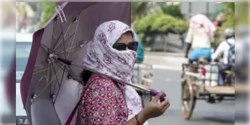 Read more about - Weather Update | ভরা গ্রীষ্মে কালবৈশাখীর আশঙ্কা, কেমন থাকবে কলকাতার আজকের তাপমাত্রা?