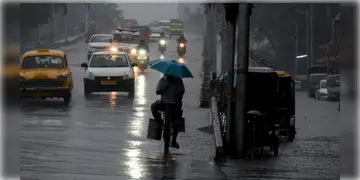 Read more about - Weather Update | কালবৈশাখী এবং ভ্যাপসা গরম! ডাবল হেডারে জেরবার কলকাতা, কেমন থাকবে মহানগরীর আজকের তাপমাত্রা?