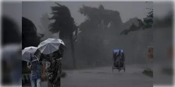 Read more about - দক্ষিণে বর্ষা প্রবেশেই আবহাওয়ার আমূল পরিবর্তন, আজ ফের জেলায় জেলায় ঝড়-বৃষ্টি