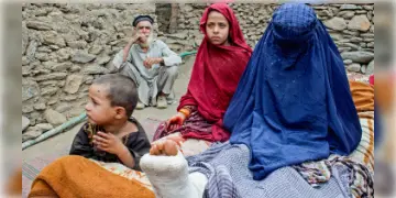 Read more about - Afghan women | 'নারীরা অস্পৃশ্য'- আফগানিস্তানে ধ্বংসস্তূপে চাপা পড়া মহিলাদের বাঁচাচ্ছে না উদ্ধারকারীরা!