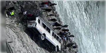 Read more about - Bus Accident | ভয়াবহ দুর্ঘটনা! নিয়ন্ত্রণ হারিয়ে ২০০ ফিট খাদে গড়িয়ে পড়লো যাত্রীবাহী বাস, মৃত ৫