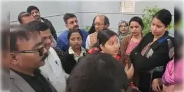 Read more about - Schoolgirls forced to remove shirt । ৮০ জন ছাত্রীকে শার্ট খোলালেন প্রিন্সিপাল, শুধু ব্লেজার পরেই ফিরতে হলো বাড়ি