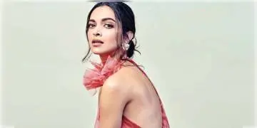 Read more about - বলিউডের অভিনেত্রী দীপিকা পাডুকোন ইস্তফা দিলেন ‘মুম্বই অ্যাকাডেমি অব মুভিং ইমেজ’-এর অধ্যক্ষের পদ থেকে