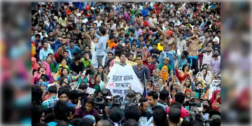 Read more about - Bangladesh Anti Quota Protest | কোটা সংস্কার আন্দোলনকারীদের সঙ্গে তাদের 'ইচ্ছামতো' সময়ে আলোচনায় বসতে রাজি বাংলাদেশ সরকার