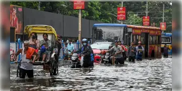 Read more about - Weather Update | কাটছে না ঘূর্ণাবর্ত, বাংলার আকাশে ফের ঘনাচ্ছে কালো মেঘ, একনজরে মহানগরের আজকের আবহাওয়া আপডেট