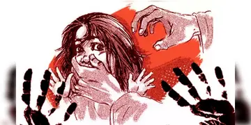 Read more about - Jaynagar | দুর্গাপুজোর তৃতীয়াতে 'অসুরে'র শিকার চতুর্থ শ্রেণির নাবালিকা, ছাত্রীকে ধর্ষণ করে খুনের অভিযোগে উত্তপ্ত কুলতলি