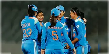 Read more about - Ind vs WI । ODI সিরিজে ওয়েস্ট ইন্ডিজকে হোয়াইটওয়াশ করল ভারতীয় দল, ৬ উইকেট তুলে বাজিমাত দীপ্তির
