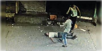 Read more about - Howrah Shootout | হাওড়া শুট আউট কাণ্ডে নয়া মোড়, ব্যবসায়ী খুনে জড়িত সন্দেহে আটক ৩