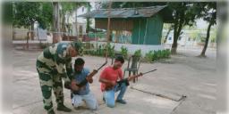 Read more about - BSF | জম্মু কাশ্মীর সীমান্তে গ্রামবাসীদের অস্ত্র প্রশিক্ষণ দিচ্ছে BSF!