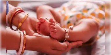 Read more about - Parent Holiday | সন্তান লালন পালনের জন্য বাড়তি ছুটি পাবেন মহিলা কর্মী ও 'সিঙ্গেল ফাদার'রা! ঘোষণা কেন্দ্রের!