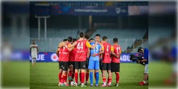 Read more about - East Bengal | লালহলুদ না হাসপাতাল? দলের ছয় সদস্যের চোটে চিন্তার ভাঁজ ক্লাব কতৃপক্ষের কপালে