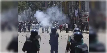 Read more about - Bangladesh Quota Movement | বৈষম্যবিরোধী ছাত্র আন্দোলনে ফের উত্তপ্ত বাংলাদেশ! 'প্রয়োজনে' গুলি করা যাবে, রায় আদালতের