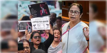 Read more about - R G Kar | ৩০ জন প্রতিনিধি ও লাইভ স্ট্রিমিংয়ের দাবি নিয়েই মুখ্যমন্ত্রীর সঙ্গে বৈঠক করতে নবান্নের পথে আন্দোলনরত জুনিয়র চিকিৎসকরা