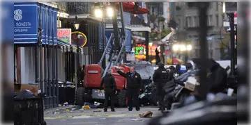 Read more about - New Orleans Car Attack । বর্ষবরণে রক্তক্ষরণ আমেরিকায়, বেপরোয়া গাড়ির ধাক্কায় মৃত্যু ১০ জনের