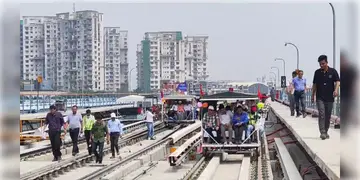 Read more about - Kolkata Metro | থমকে নিউ গড়িয়া-বিমানবন্দর মেট্রো রুটের কাজ! তিন দফায় আবেদন জানিয়েও মেট্রোকে অনুমতি দিচ্ছে না KP!