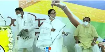 Read more about - ১৬ অগাস্ট রাজ্যে খেলা দিবস হিসাবে পালিত হবে, ২১ জুলাইয়ের অনুষ্ঠানে ঘোষণা করলেন মুখ্যমন্ত্রী