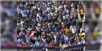 Read more about - R G Kar | বৈঠকে থাকতে হবে মুখ্যমন্ত্রীকে, যেতে দিতে হবে অন্তত ৩০জনকে, করতে হবে লাইভ সম্প্রচার..রাজ্যকে পাল্টা শর্ত দিলেন জুনিয়র ডাক্তাররা