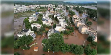 Read more about - China Floods | টানা ঝড়বৃষ্টিতে বন্যা পরিস্থিতি চিনে! প্রাকৃতিক দুর্যোগে মৃত্যু ৩০ জনের, উদ্ধার ৮০ হাজার নাগরিক!