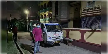 Read more about - মানবিকতার নিদর্শন, কোভিডে মৃতব্যাক্তির দেহ সৎকার করল ঝোড়হাট গ্রাম পঞ্চায়েতের উপপ্রধান রুপম সাধুখাঁ