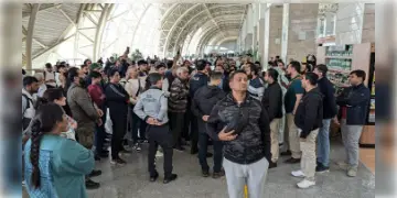 Read more about - Turkey Airport | হিমাঙ্কের নিচে তাপমাত্রাতেও মেলেনি কম্বল! ৩৯ ঘণ্টা ধরে তুরস্কের বিমানবন্দরে আটকে ২৫০ যাত্রী!