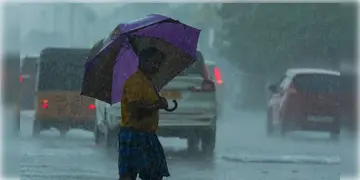 Read more about - WB Weather | ঘূর্ণিঝড় 'ফেঞ্জলে'র জেরে বঙ্গে বৃষ্টির পূর্বাভাস! বাড়লো গরমও! ফের কবে কমবে তাপমাত্রা?
