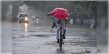 Read more about - Weather | বুধবার থেকে বঙ্গে আবহাওয়ার বদল! প্রবল বৃষ্টির কমলা সতর্কতা উত্তরে! বৃষ্টির সম্ভাবনা দক্ষিণবঙ্গেও!