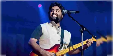 Read more about - Arijit Singh | অনন্য প্রতিবাদ অরিজিতের, কাশ্মীর হামলার প্রেক্ষিতে কনসার্ট বাতিল করলেন গায়ক !
