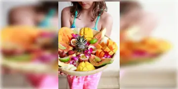 Read more about - Fruit combinations: স্বাস্থ্যঝুঁকি এড়াতে কী কী ফলগুলি একসঙ্গে খাওয়া অনুচিত?