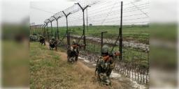 Read more about - High Alert | পাক প্রত্যাঘাতের আশঙ্কার মাঝে হাই অ্যালার্ট জারি সীমান্তে! “শুট অ্যাট সাইটে”র নির্দেশ BSFকে!