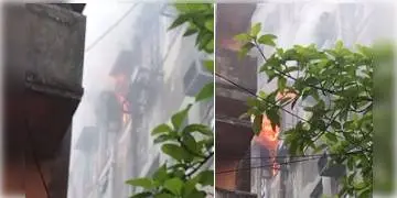 Read more about - ভয়াবহ অগ্নিকাণ্ড স্ট্র্যান্ড রোডের পাঞ্জাব ন্যাশনাল ব্যাঙ্কের হেড অফিসে, চেষ্টায় মরিয়া দমকলকর্মীরা